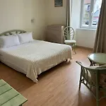 Du Rocher Hotel