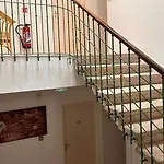 Hotel Du Rocher 2*