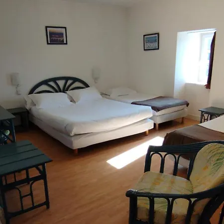 Du Rocher 2* לו קלאר