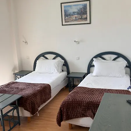 Hotel Du Rocher 2*