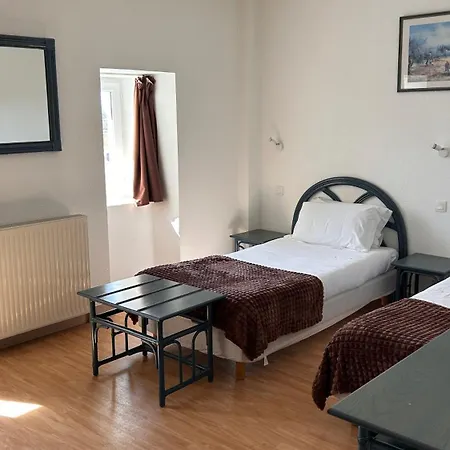 Hotel Du Rocher 2*
