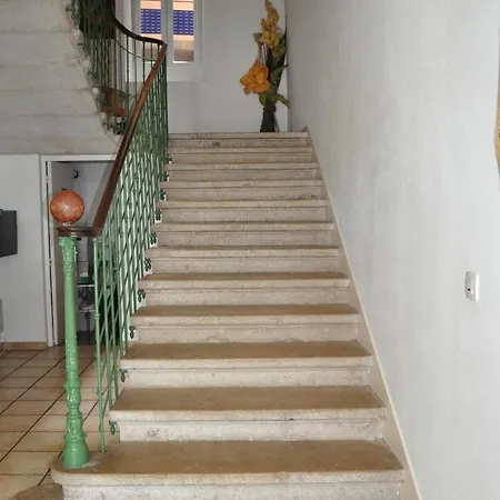 Du Rocher 2* Le Caylar
