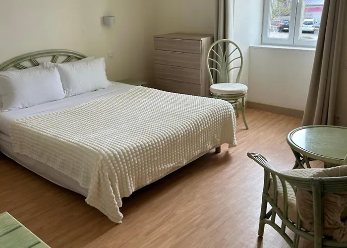 Du Rocher Hotel
