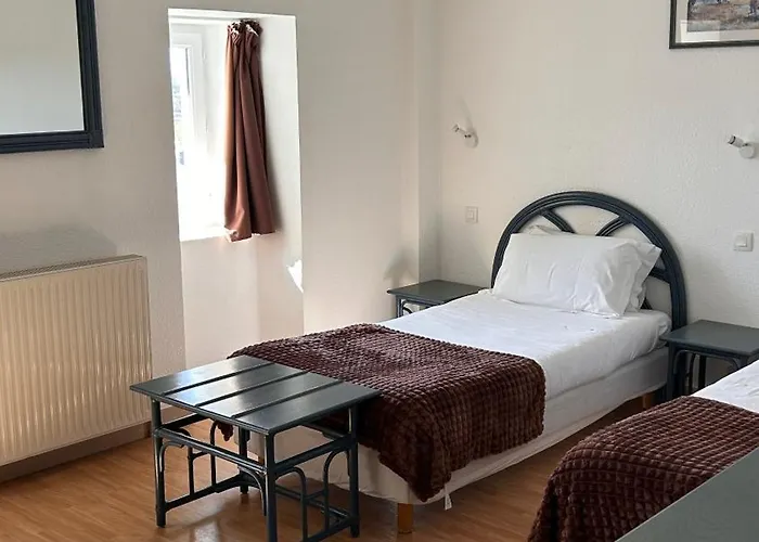 Hotel Du Rocher 2*