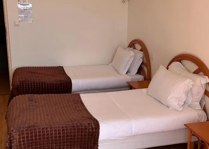 Hotel Du Rocher Le Caylar